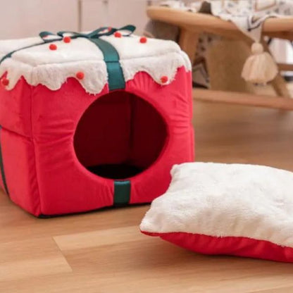 Christmas Nesk Cat House