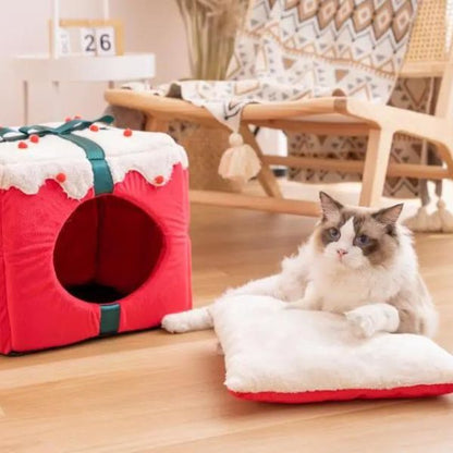 Christmas Nesk Cat House